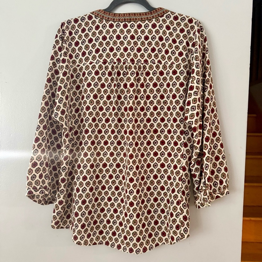 🌻Daniel Rainn Ivory and Maroon Geometric Blouse - Picture 4 of 5